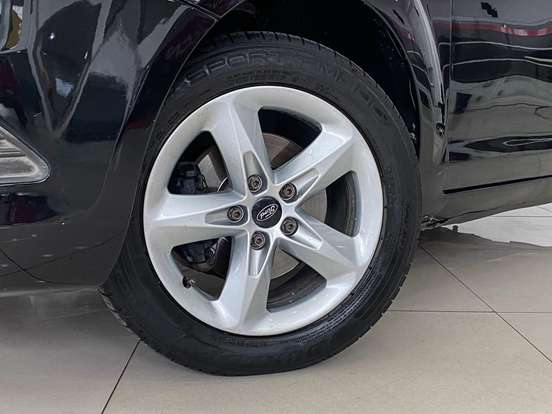 FORD-FOCUS-2011