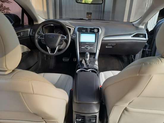 FORD-FUSION-2015