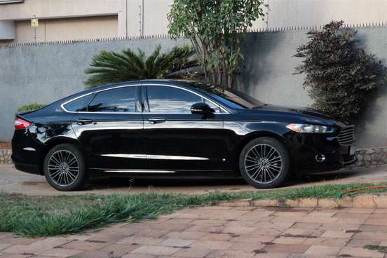 FORD-FUSION-2015