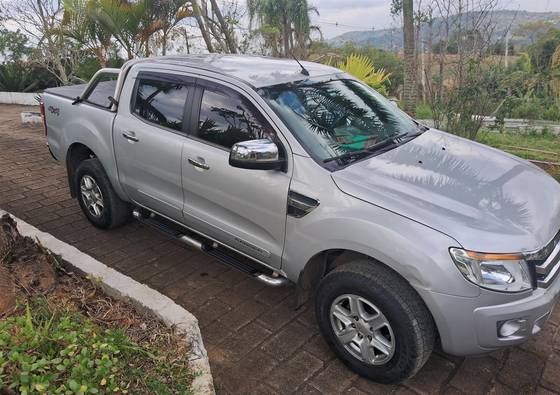 FORD RANGER 3.2 XLT 4X4 CD 20V DIESEL 4P AUTOMÁTICO