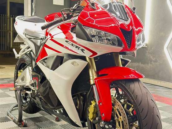 HONDA-CBR 600RR HONDA-CBR 600RR-2011