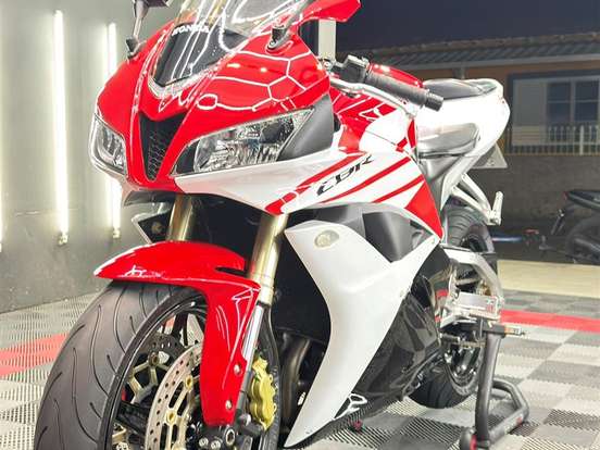HONDA-CBR 600RR HONDA-CBR 600RR-2011