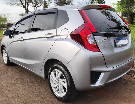 HONDA-FIT-2016
