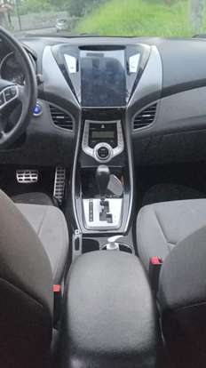 HYUNDAI-ELANTRA-2011