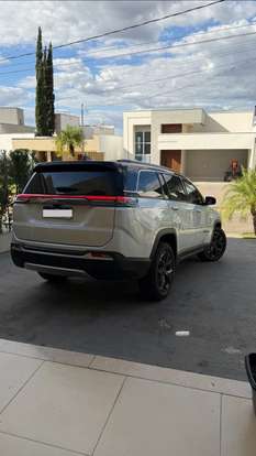 JEEP-COMMANDER-2025