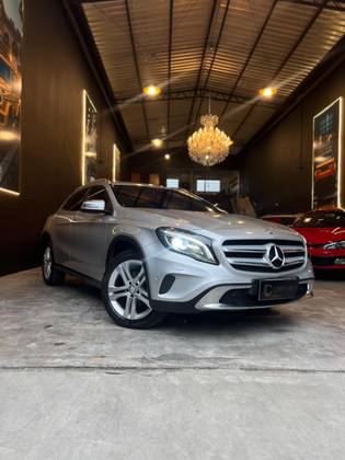 MERCEDES-BENZ GLA 200 1.6 CGI ADVANCE 16V TURBO FLEX 4P AUTOMÁTICO