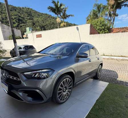 MERCEDES-BENZ-GLA 200-2025