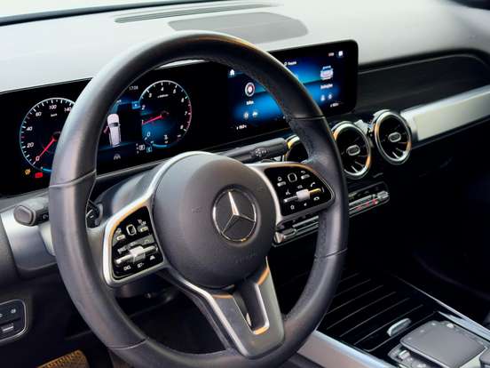 MERCEDES-BENZ-GLB 200-2021