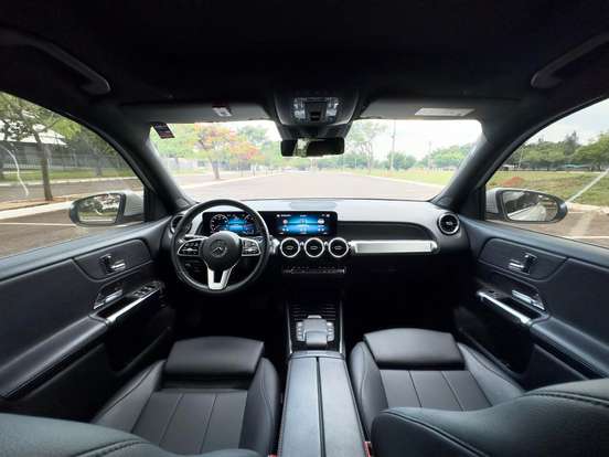 MERCEDES-BENZ-GLB 200-2021
