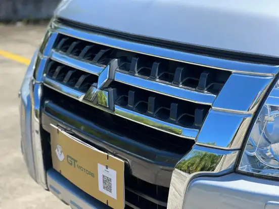 MITSUBISHI-PAJERO-2015