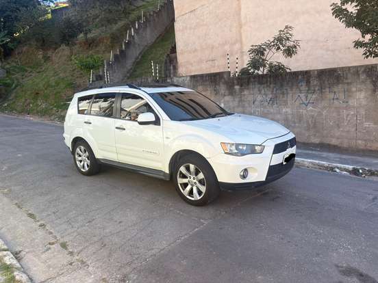 MITSUBISHI-OUTLANDER-2.0 16V GASOLINA 4P AUTOMÁTICO MITSUBISHI-OUTLANDER-2011