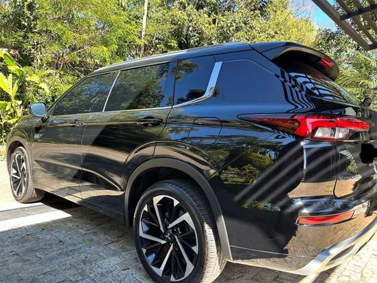 MITSUBISHI-OUTLANDER-2025