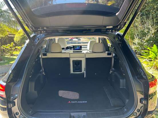 MITSUBISHI-OUTLANDER-2.4 PHEV HPE-S S-AWC DHT MITSUBISHI-OUTLANDER-2025
