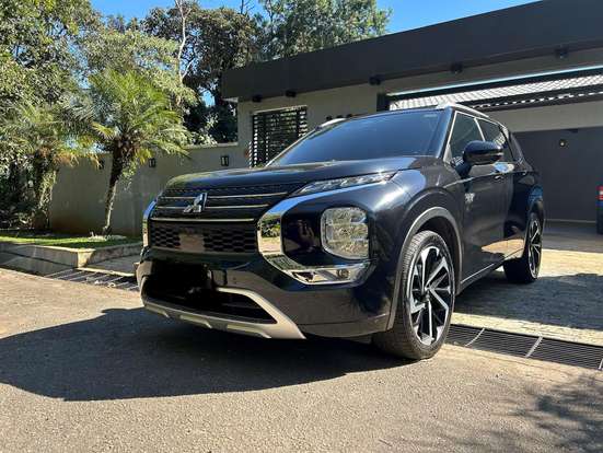 MITSUBISHI-OUTLANDER-2025