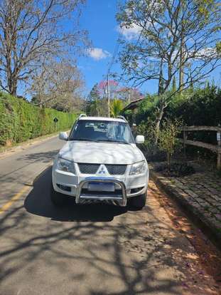 MITSUBISHI-PAJERO TR4-2014