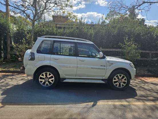 MITSUBISHI-PAJERO TR4-2.0 4X4 16V 140CV FLEX 4P AUTOMÁTICO MITSUBISHI-PAJERO TR4-2014