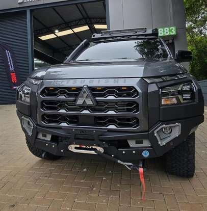 MITSUBISHI-TRITON-2.4 BITURBO DIESEL CD KATANA 4X4 AUTOMÁTICO MITSUBISHI-TRITON-2025