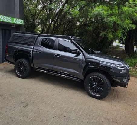 MITSUBISHI-TRITON-2.4 BITURBO DIESEL CD KATANA 4X4 AUTOMÁTICO MITSUBISHI-TRITON-2025