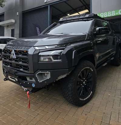 MITSUBISHI-TRITON-2.4 BITURBO DIESEL CD KATANA 4X4 AUTOMÁTICO MITSUBISHI-TRITON-2025