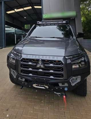 MITSUBISHI-TRITON-2.4 BITURBO DIESEL CD KATANA 4X4 AUTOMÁTICO MITSUBISHI-TRITON-2025