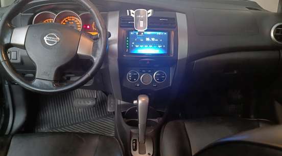 NISSAN-LIVINA-2011