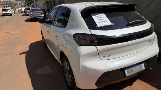 PEUGEOT-208-2022