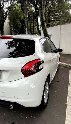 PEUGEOT-208-2016
