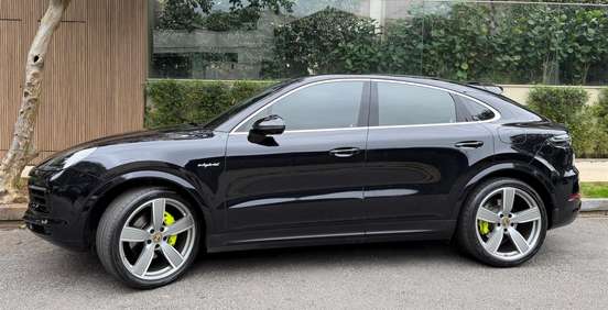 PORSCHE-CAYENNE-2021