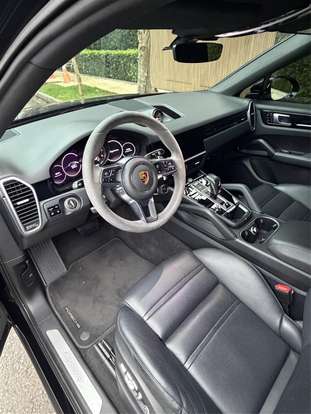 PORSCHE-CAYENNE-2021