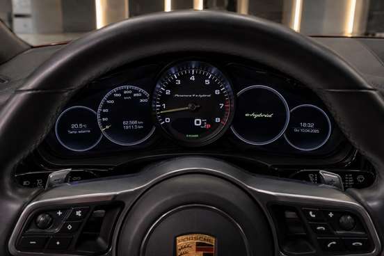 PORSCHE-PANAMERA-2019