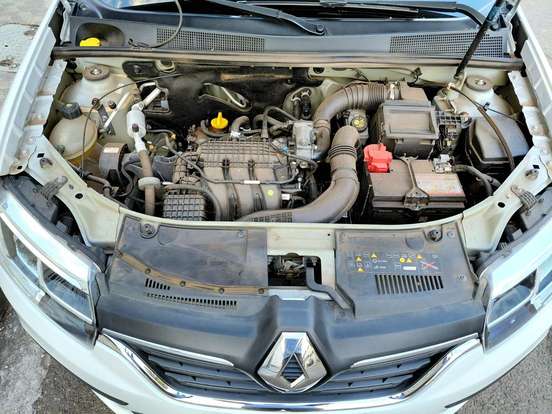 RENAULT-LOGAN-2024