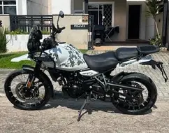 ROYAL ENFIELD HIMALAYAN 450 KAMET WHITE ROYAL ENFIELD HIMALAYAN 450 KAMET WHITE