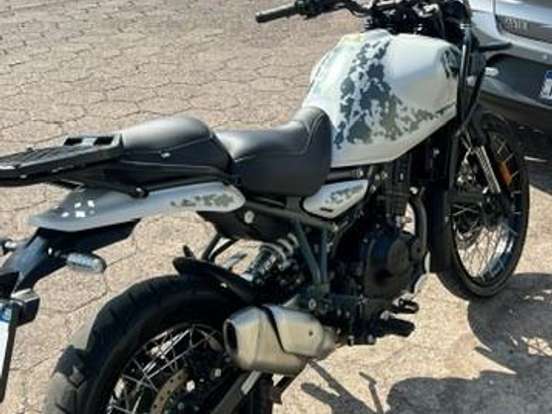 ROYAL ENFIELD-HIMALAYAN 450 KAMET WHITE ROYAL ENFIELD-HIMALAYAN 450 KAMET WHITE-2025