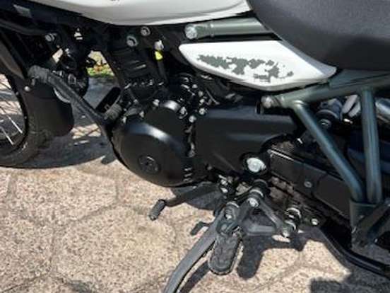 ROYAL ENFIELD-HIMALAYAN 450 KAMET WHITE ROYAL ENFIELD-HIMALAYAN 450 KAMET WHITE-2025