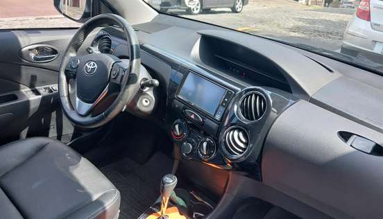 TOYOTA-ETIOS-2016