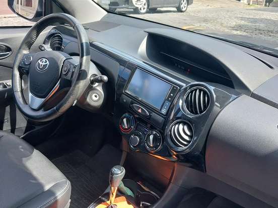 TOYOTA-ETIOS-1.5 XLS 16V FLEX 4P AUTOMÁTICO TOYOTA-ETIOS-2016