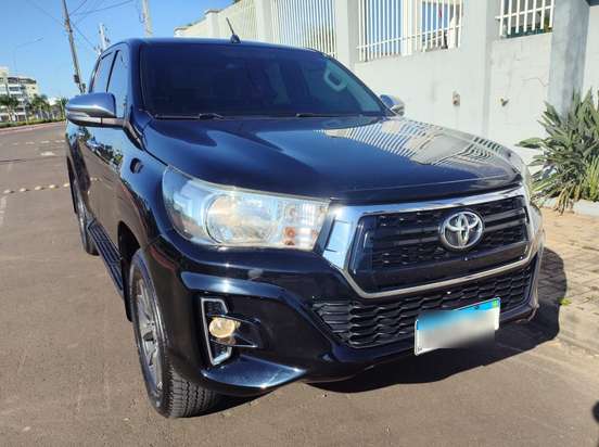 TOYOTA-HILUX-2019