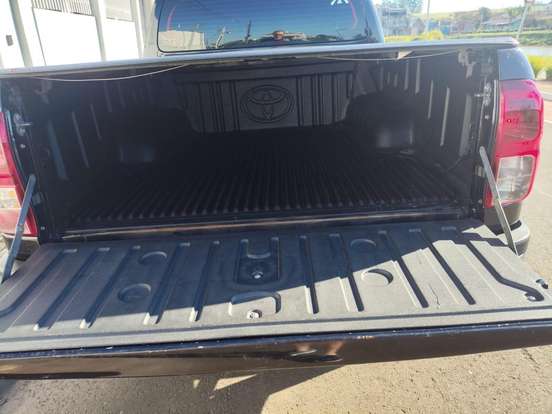 TOYOTA-HILUX-2019
