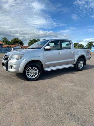 TOYOTA-HILUX-2013