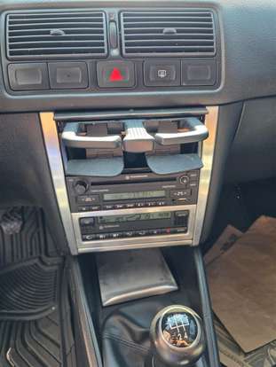 VOLKSWAGEN-GOLF-2007