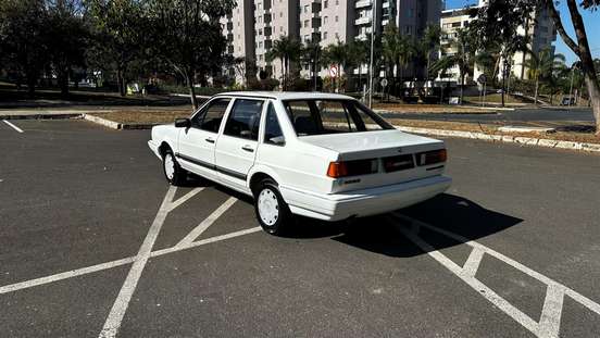 VOLKSWAGEN-SANTANA-1988