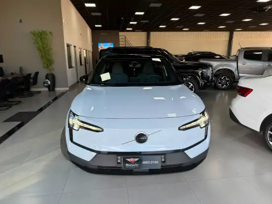 VOLVO-EX30-2024