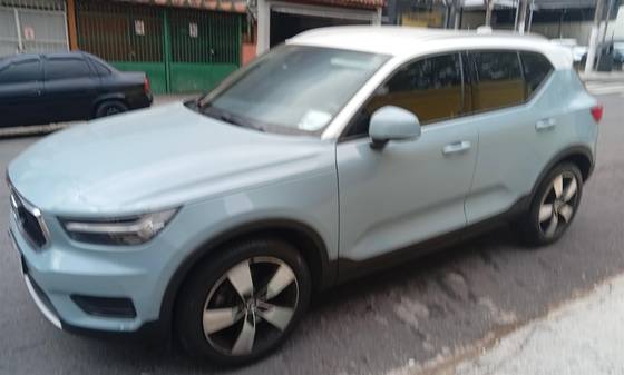 VOLVO XC40 2.0 T5 GASOLINA MOMENTUM AWD GEARTRONIC
