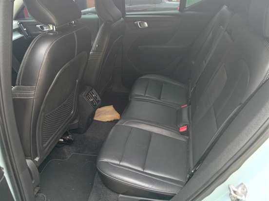 VOLVO-XC40-2.0 T5 GASOLINA MOMENTUM AWD GEARTRONIC VOLVO-XC40-2018