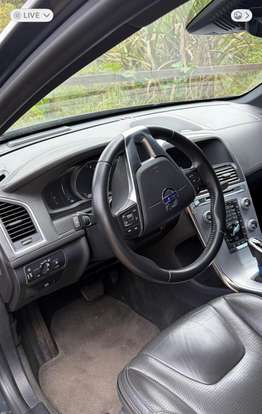VOLVO-XC60-2017