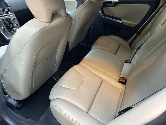 VOLVO-XC60-2016