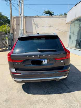 VOLVO-XC60-2023