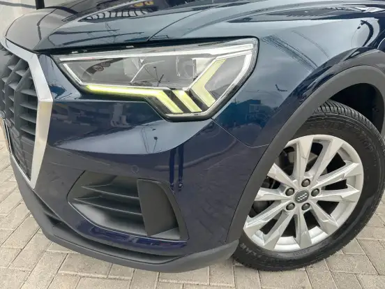 AUDI-Q3-2019