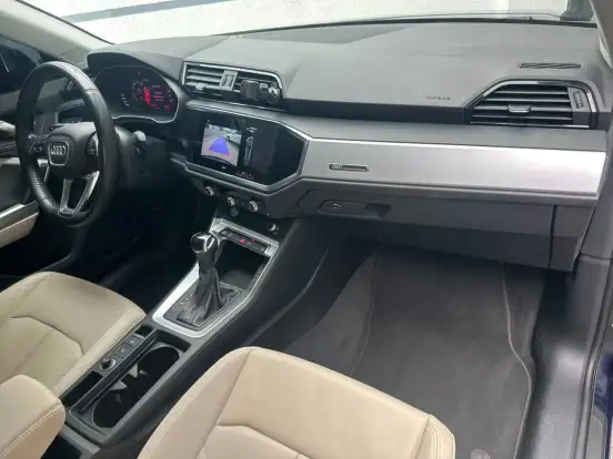 AUDI-Q3-2019