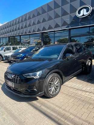 AUDI-Q3-2021